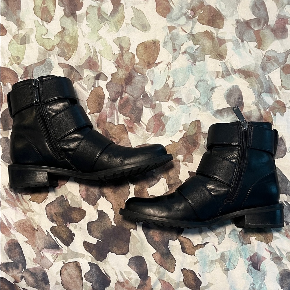 Blondo size 7 Black Ankle Boots with Buckle Straps - Picture 4 of 9